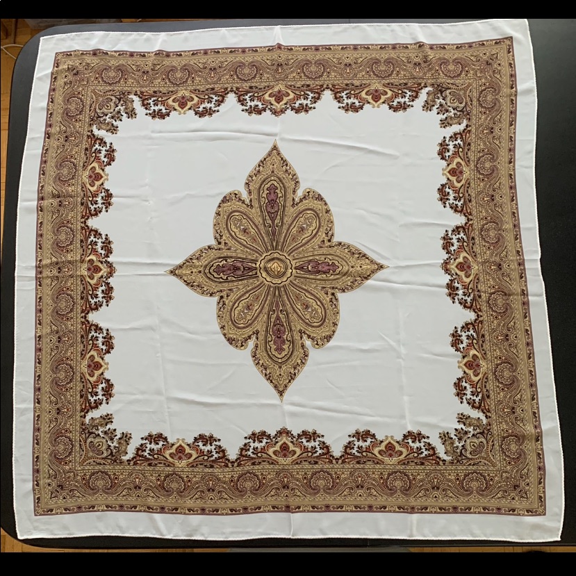 Square Patterned Light Scarf